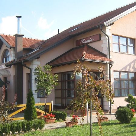 Lukavica Pansion Kamin B&B 외부 사진