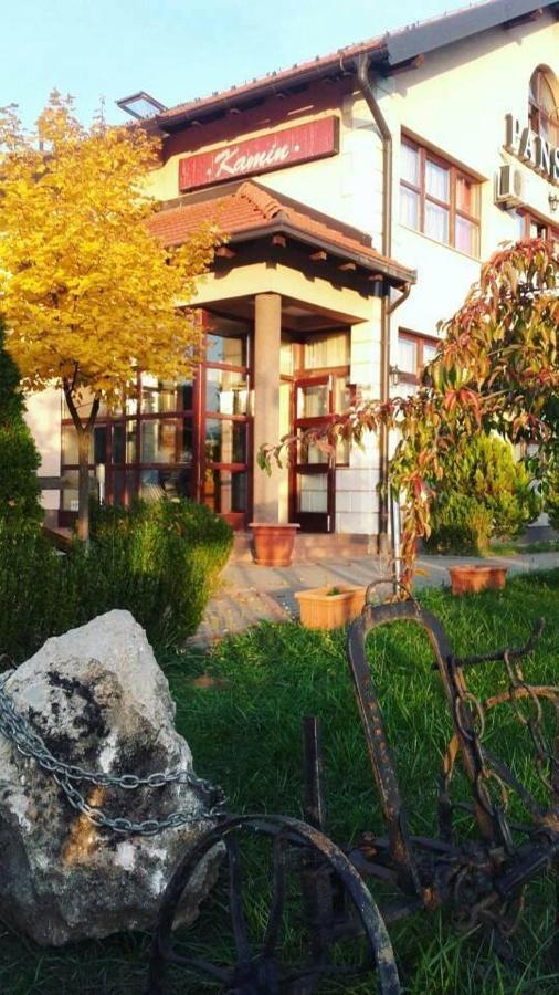 Lukavica Pansion Kamin B&B 외부 사진