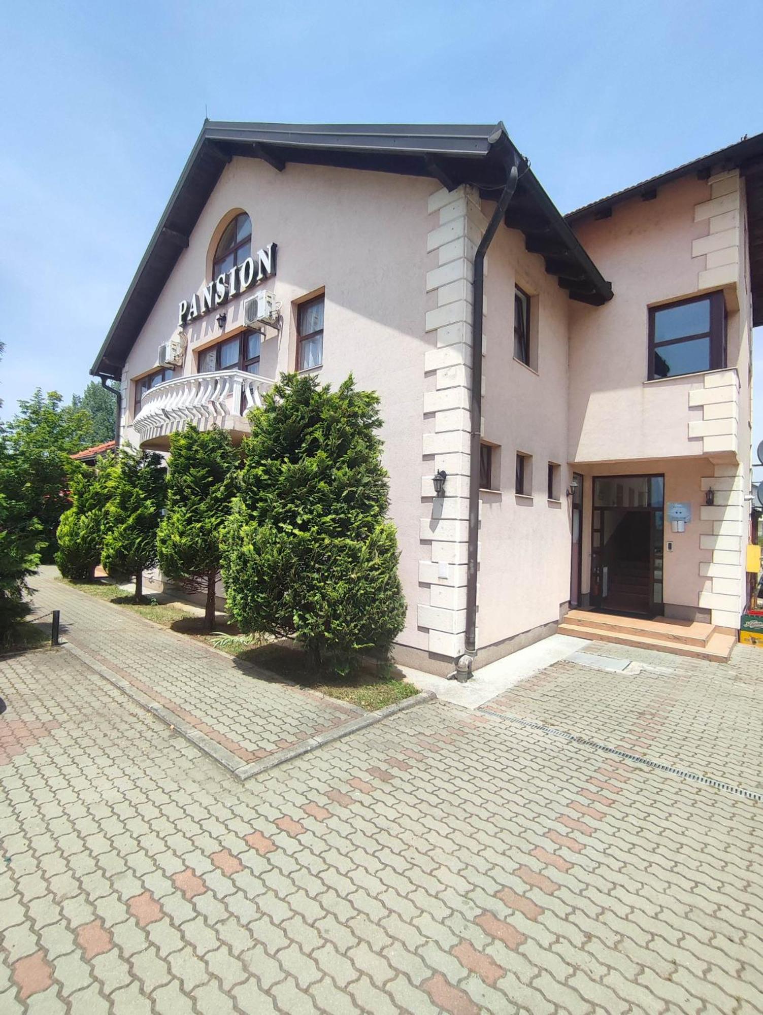 Lukavica Pansion Kamin B&B 외부 사진