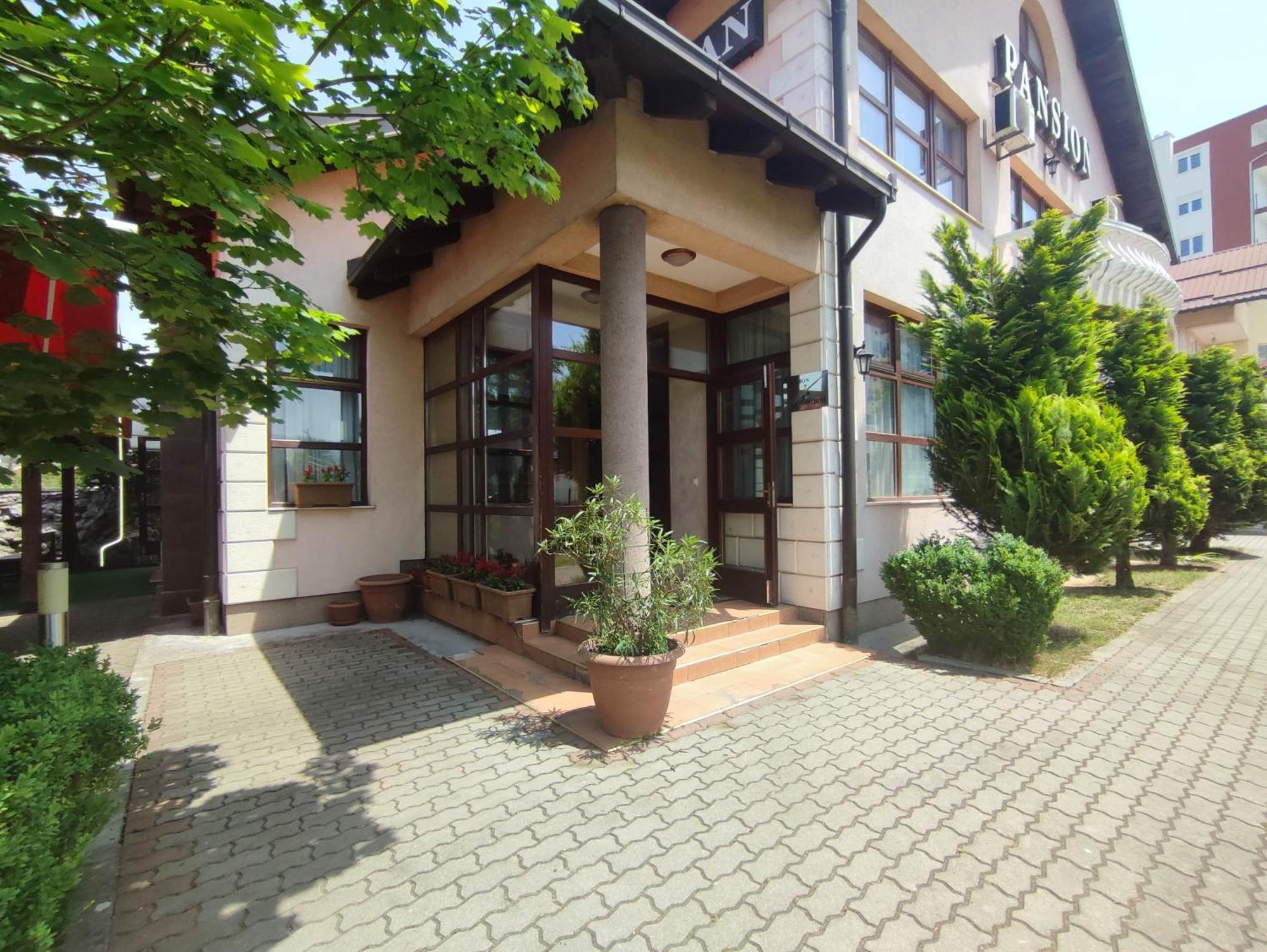 Lukavica Pansion Kamin B&B 외부 사진