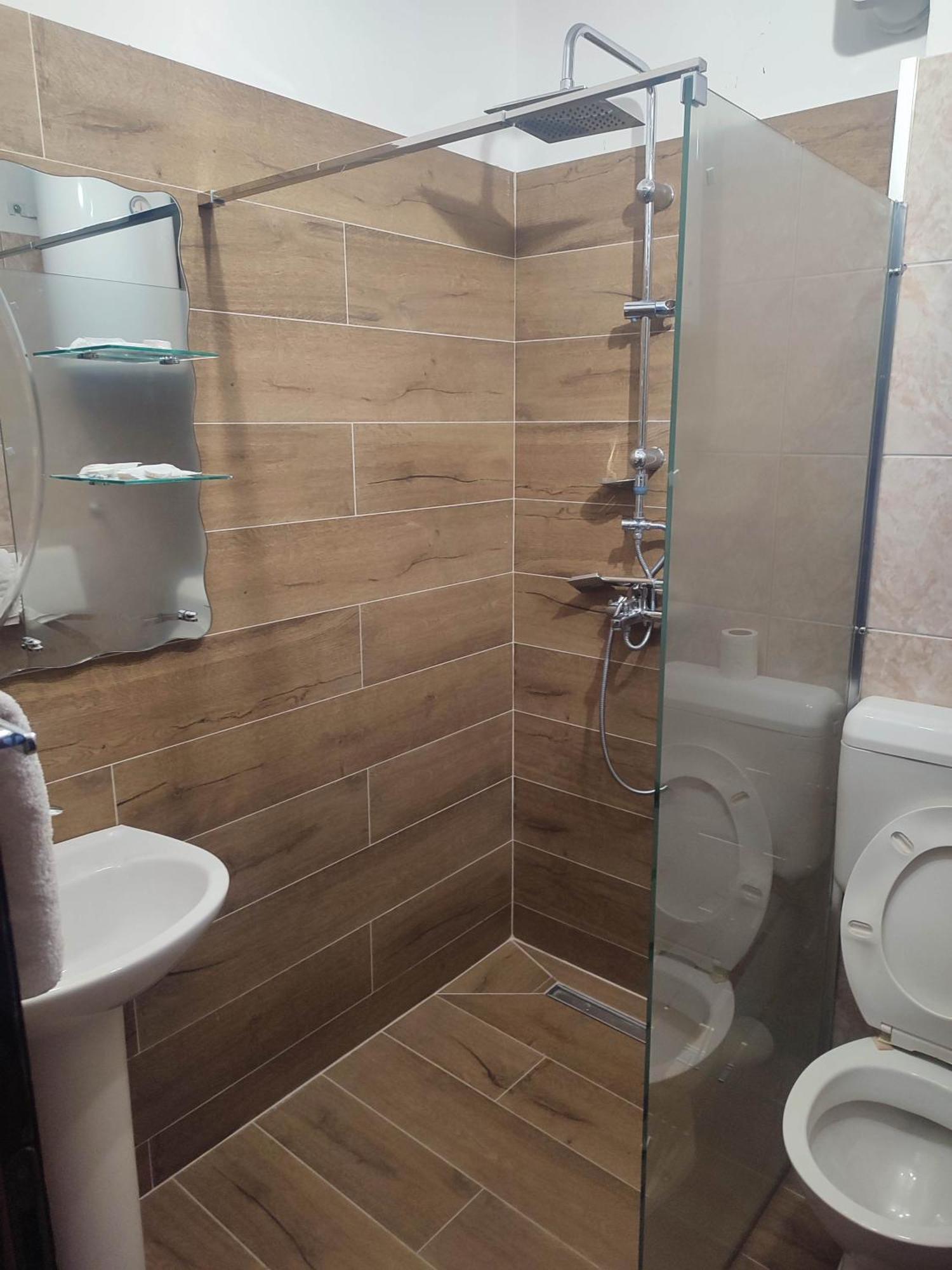 Lukavica Pansion Kamin B&B 외부 사진